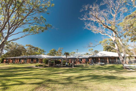 CATALINA Lake-front RETREAT - Brisbane 4u 1