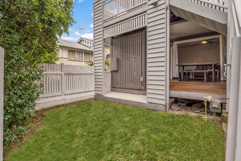 Cedar Street Lodge Lower 2BR Petyard - Tourism Brisbane 1