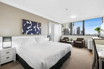 Central Brisbane Studio With Stunning River Views with Tourism Brisbane