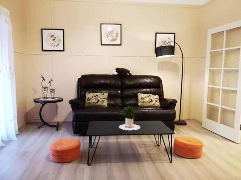 Charming1886 - Tourism Brisbane 0