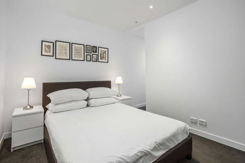 Chic 1-Bed With Parking, Infinity Pool And Gym - Tourism Brisbane 4