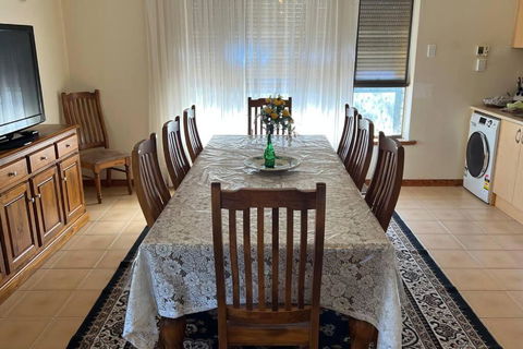 Croydon Beautiful Entire Top Floor 200sqm - Tourism Brisbane 4