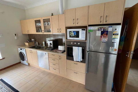 Croydon Beautiful Entire Top Floor 200sqm - Tourism Brisbane 3