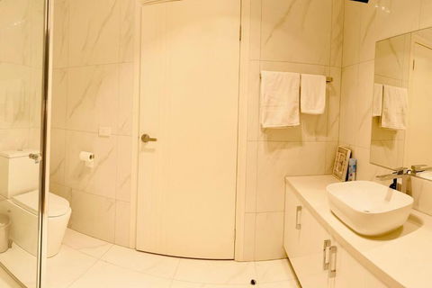 D121 Fabulous Marsh Stay - Tourism Brisbane 2
