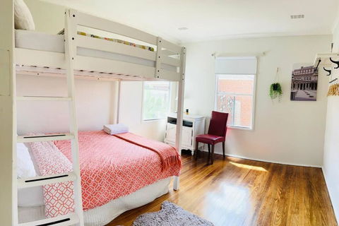 D122 Lovely London Home - Tourism Brisbane 4