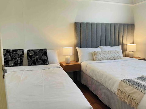 D139 Norfolk Cottage Stay - Tourism Brisbane 3