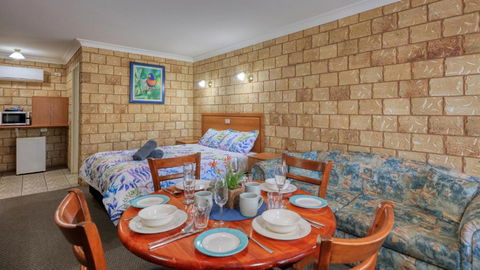 Darling River Motel - Brisbane Tourism 1