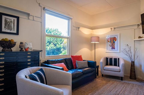 Dawns Sleeps 4 In 2 Queens With 2 Ensuites Wifi In Town. - Tourism Brisbane 4