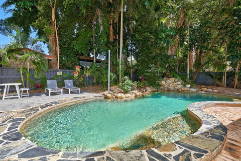 Decked Out By The Sea - Tourism Brisbane 4