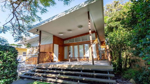 Decked Out For A Fantastic Holiday - Winnett St, Woorim (Upstairs Only) - Tourism Brisbane 0