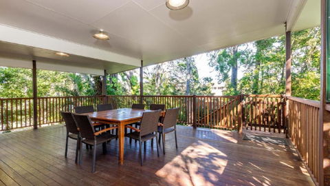 Decked Out For A Fantastic Holiday - Winnett St, Woorim (Upstairs Only) - Tourism Brisbane 4