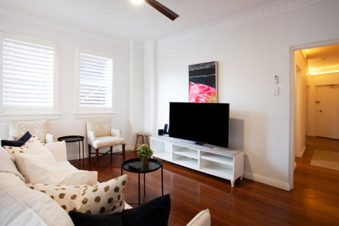 Deco Amour, Bellevue Hill Isyd - Tourism Brisbane 0