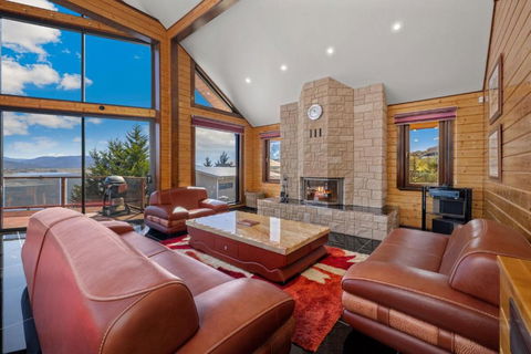 Deepwater - 68 Kunama Drive - Tourism Brisbane 0