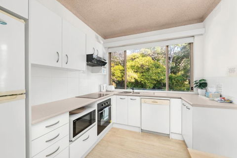 Del Rae Unit 15 25 Shoal Bay Road - Tourism Brisbane 4