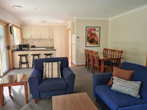 DELANY VILLAS BRIGHT - Spa Luxury On Delany Avenue - Tourism Brisbane 0