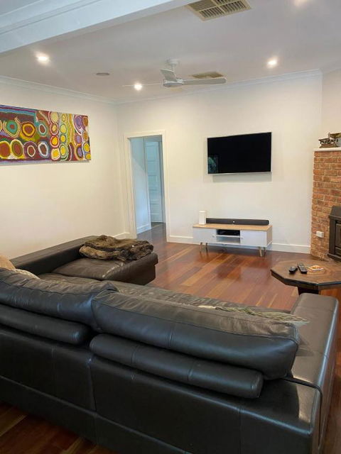 Delightful 3BR Escape 9 Mins To War Memorial - Tourism Brisbane 2