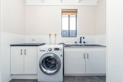 Delightful Getaway Steps From Attractions & Amenities - Tourism Brisbane 1