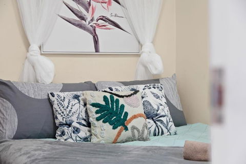 Deluxe Ensuite Double Room - Nearby Universities - Seconds To Famous Eateries - Tourism Brisbane 4