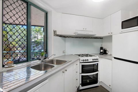 Designer Suites - Diors Delight - Surfers Paradise - Tourism Brisbane 3