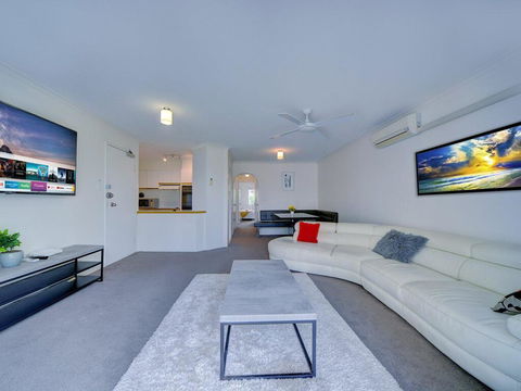 2BR Aloha Lane Main Beach Apartment - Tourism Brisbane 0