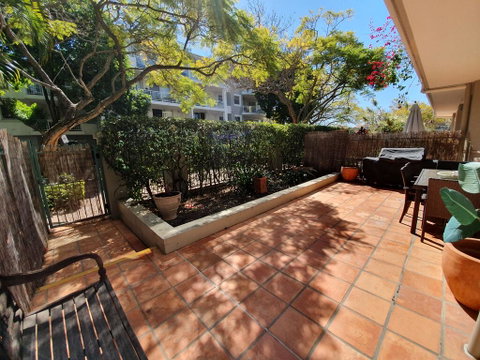 2BR Lovely River , Retreat Pool, Gym, Wine, Netflix - Brisbane Tourism 3