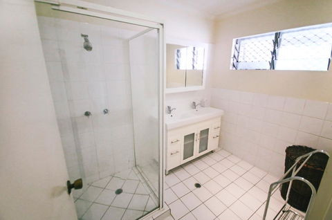 3 Bedroom Apartment // Spence St - Tourism Brisbane 2