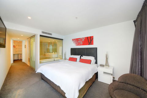 3 Bedroom Ocean View Private Apartment In Surfers Paradise - Tourism Brisbane 1