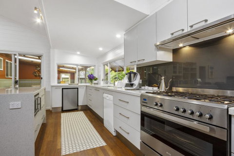 3 Macleay St, Narrawallee - Brisbane Tourism 1