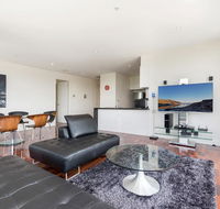 3-Bed Apartment with Parking Near Parks and Dining - Tourism Brisbane