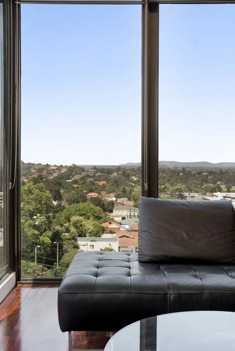 3-Bed Apartment With Parking Near Parks And Dining - Tourism Brisbane 3