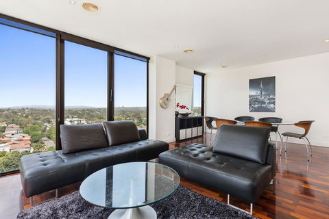 3-Bed Apartment With Parking Near Parks And Dining - Tourism Brisbane 1