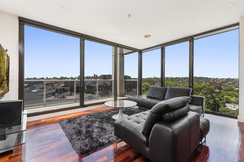 3-Bed Apartment With Parking Near Parks And Dining - Tourism Brisbane 2