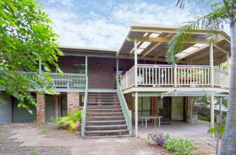 33 Cooloola Drive - Rainbow Beach, Walk To The Beach, Pet Friendly - Tourism Brisbane 0