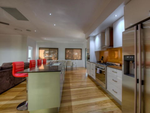 36 Satinwood Drive - Rainbow Shores - Tourism Brisbane 3