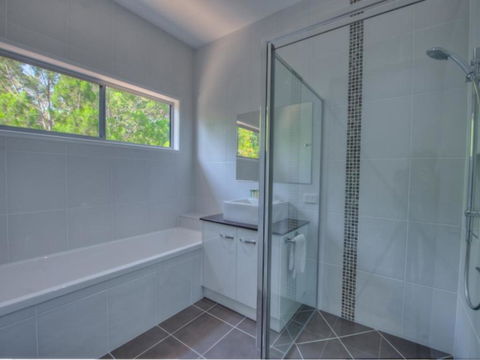 36 Satinwood Drive - Rainbow Shores - Tourism Brisbane 2