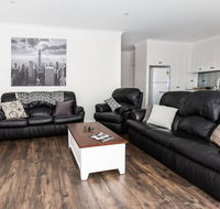 4 Bedroom Inner City Townhouse - SLEEPS 9  - Tourism Brisbane