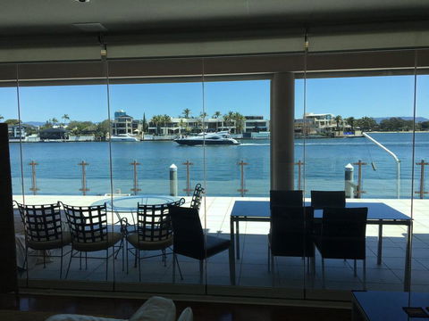 4.5 Million Dollar Dream Mansion In Surfers Paradise - Tourism Brisbane 1