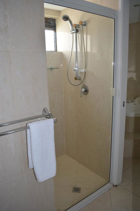 5,  Apartment On The Esplanade - Tourism Brisbane 2