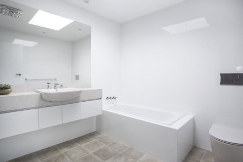 57 Carroll Ave Mollymook Beach - Relaxed Homely Retreat - Brisbane Tourism 1