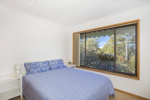 57 Carroll Ave Mollymook Beach - Relaxed Homely Retreat - Brisbane Tourism 3