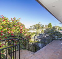 57 Carroll Ave Mollymook Beach - Relaxed Homely Retreat - Brisbane 4u
