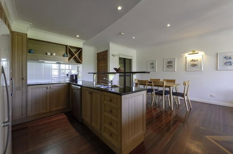 6 The Point Apartments - Tourism Brisbane 3