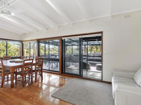 62 BINGLEY PARADE RIVERSEA HOUSE - Brisbane Tourism 1