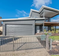 7 Graydens Road Ventnor with Spectacular views - Tourism Brisbane
