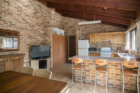 75 River Rd - Tabourie Hideaway - Brisbane Tourism 2