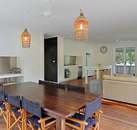 77 Butler Street Byron Bay - Lantana Beach House - Tourism Brisbane