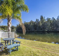 77 Lake Entrance Rd - Waterfront Wonder - Tourism Brisbane