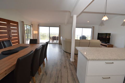 91 Berrambool Drive - Tourism Brisbane 1