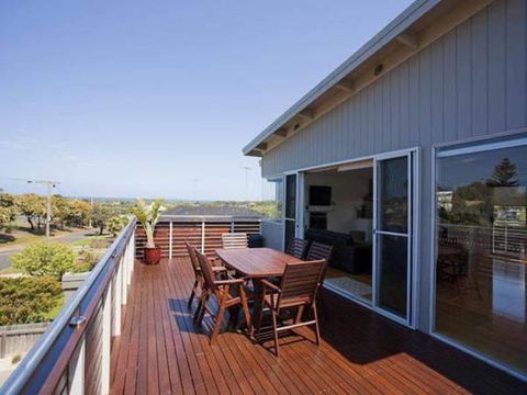A Beautiful Beach House Torquay - Tourism Brisbane 0