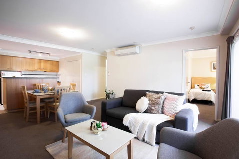 A Comfy 2BR Home, Top Location, FREE Parking - Brisbane Tourism 1